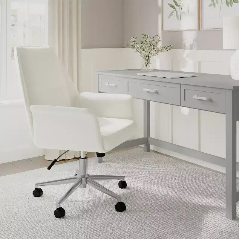 Chaise de bureau rembourrée Maxine en blanc/nickel poli