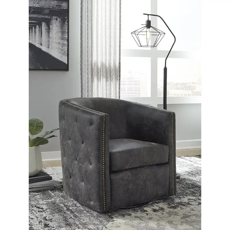 Chaise de bureau pivotante noire vieillie