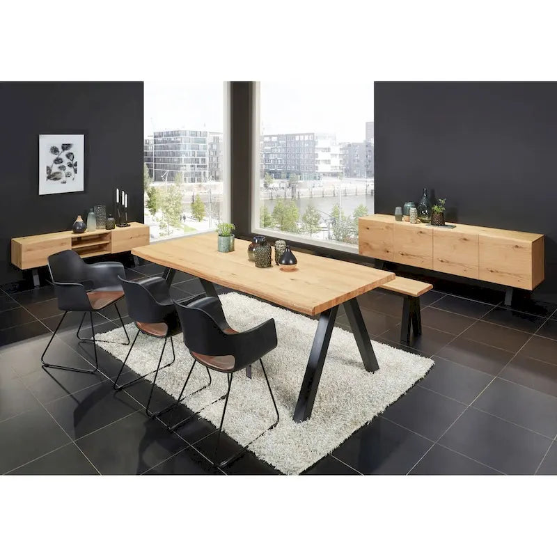 Table de salle à manger à bord ondulé